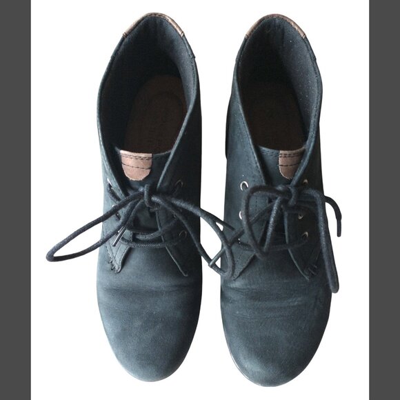 Rockport genuine suede heeled black boots/booties, size 6 - Picture 2 of 8